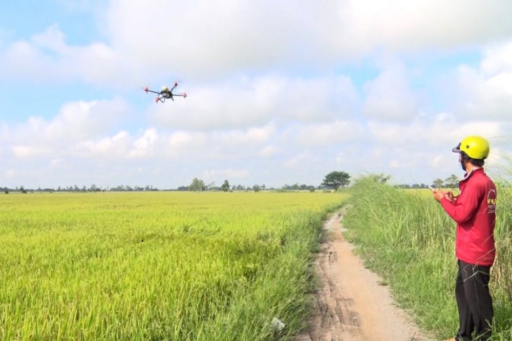 Drone Phun Thuốc